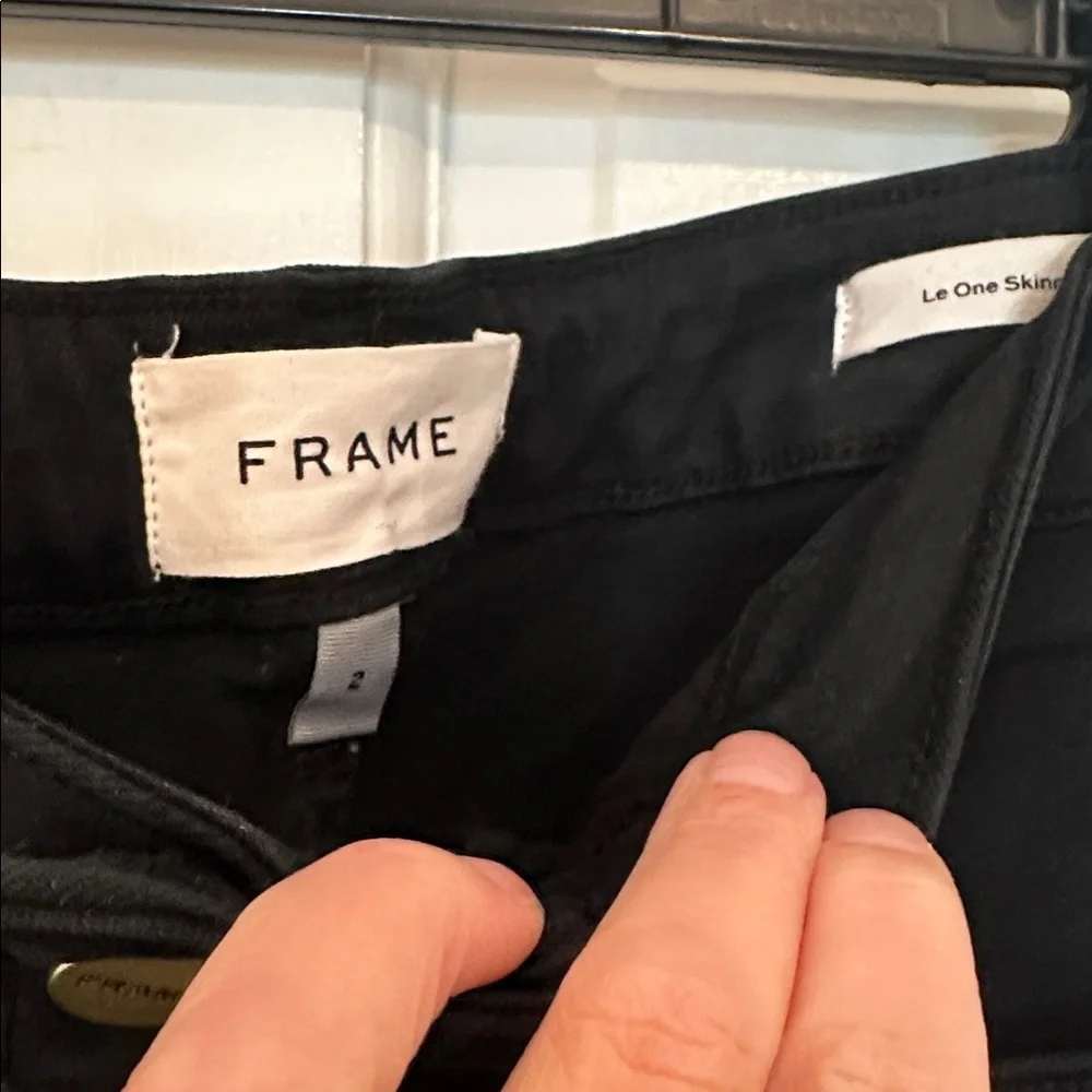 Frame Black Le One Skinny Jeans size 2‎ EUC Stretch
